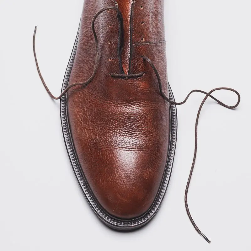 How to Bar Lace Dress Shoes in 6 Easy Steps