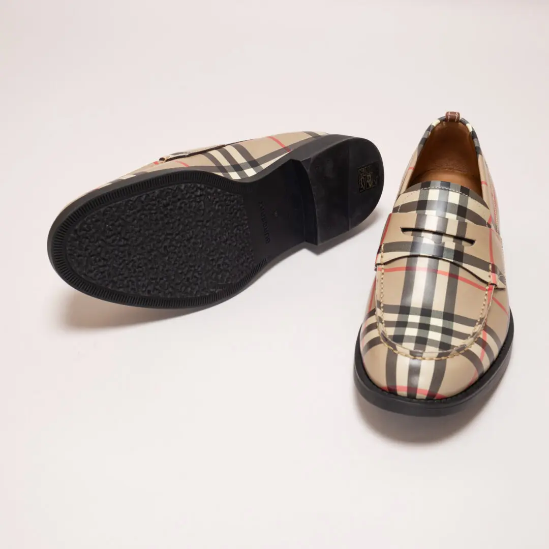 Burberry Nova Check Loafer Size 6.5 (EU39) Men Shoes Made in Italy