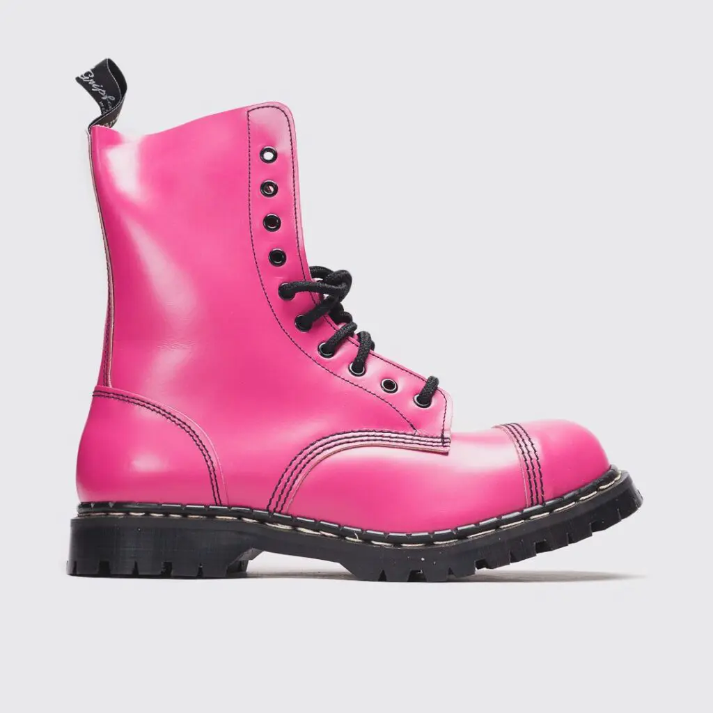 Gripfast boots with commando sole, combat style, round toe, leather upper, rubber sole, pink color, original gripfast model, lace up, made in United Kingdom