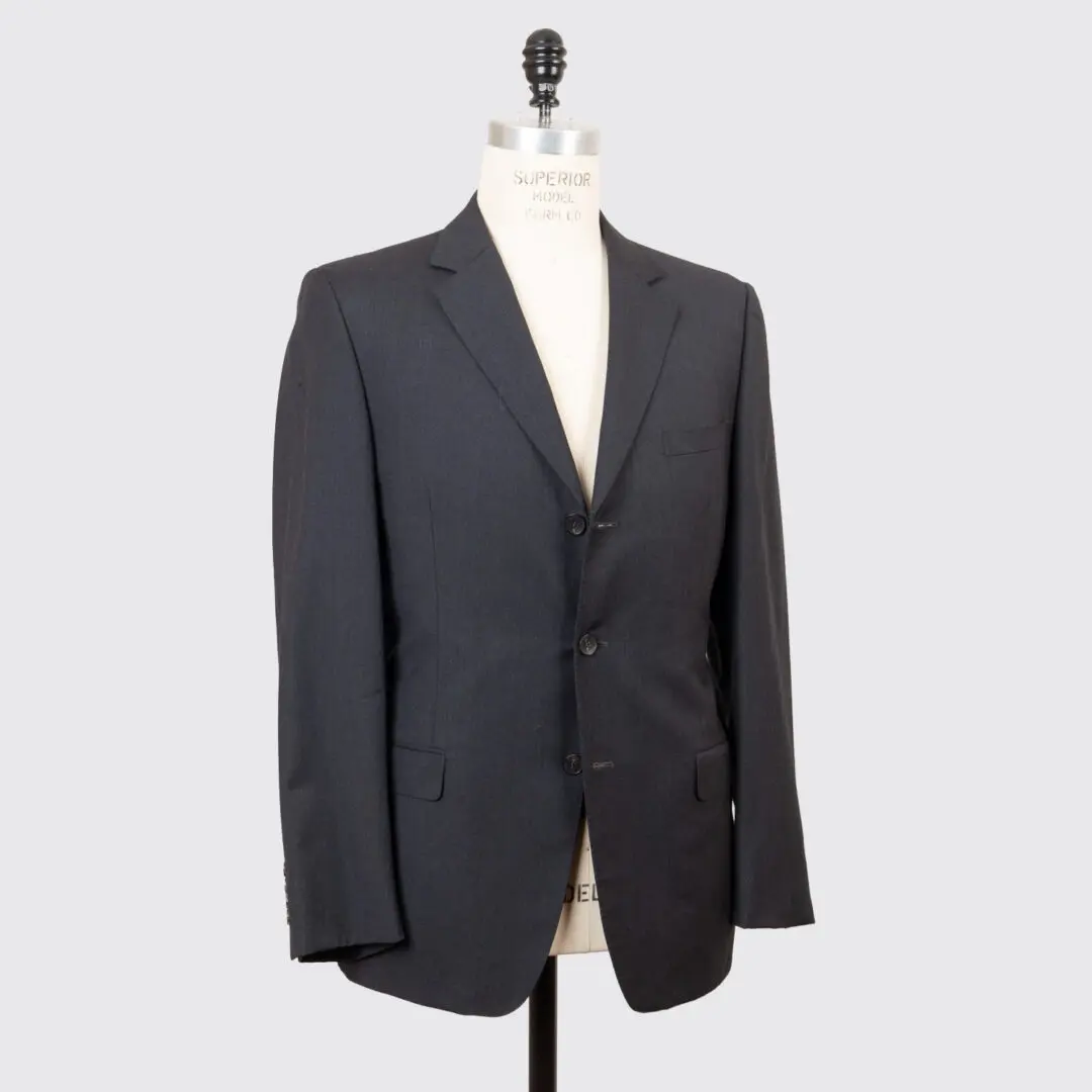 Gucci Suit EU52 Dark Gray Wool Three Button Made in Switzerland
