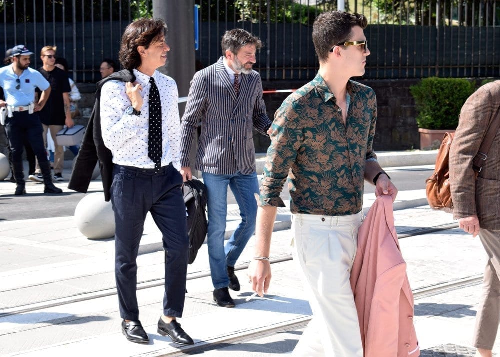 Over the Shoulder, Pitti 94, Firenze, Street Style Photos