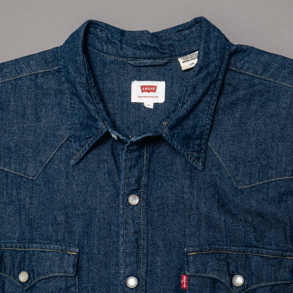 Denim western shirt from LEVIS, Barstow model